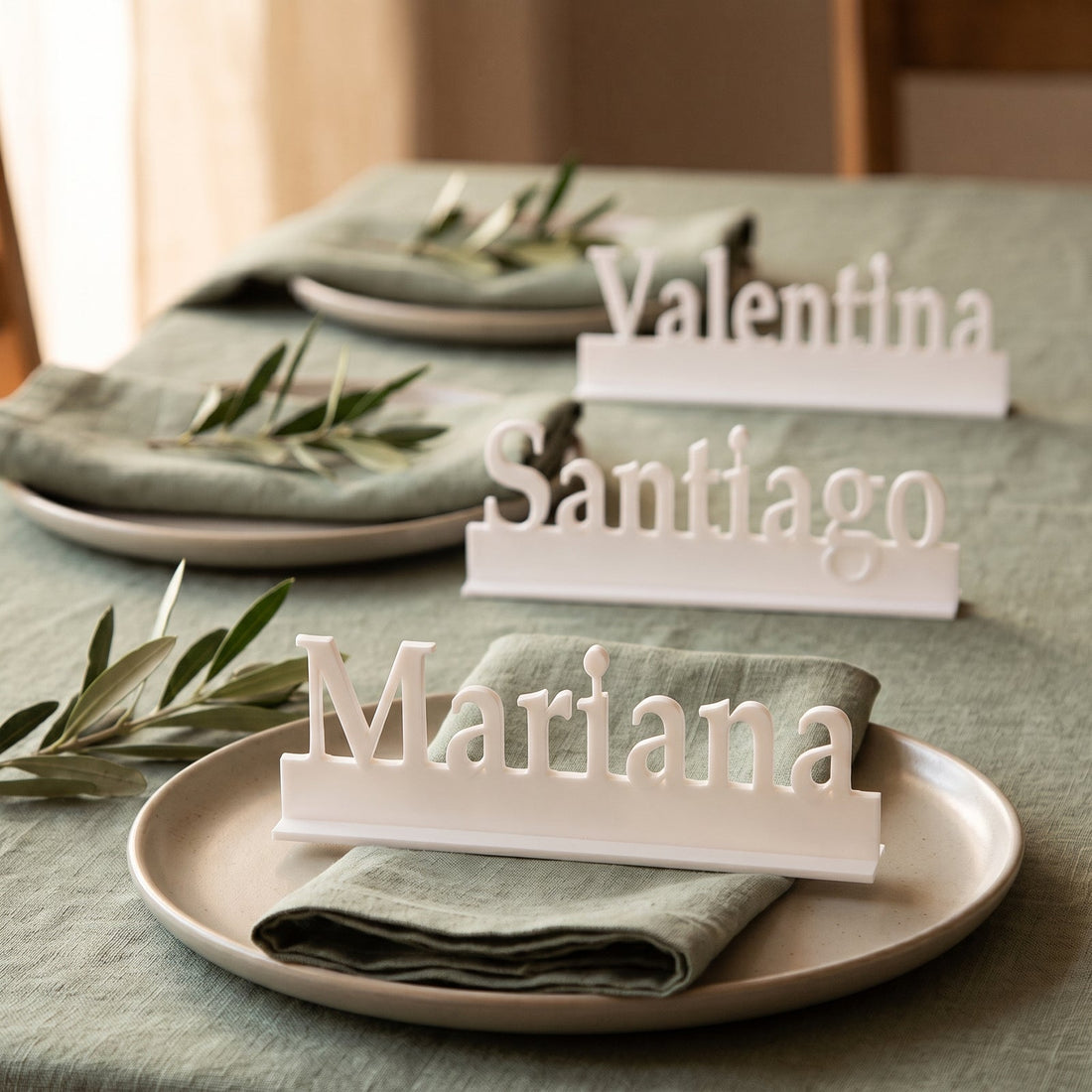 Personalized name place cards on a wedding table