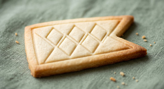 Festa Junina bandeira shaped sugar cookie hero