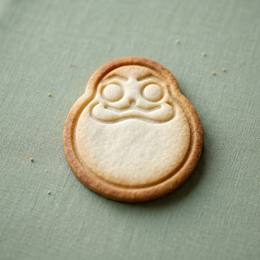 Daruma shaped sugar cookie hero