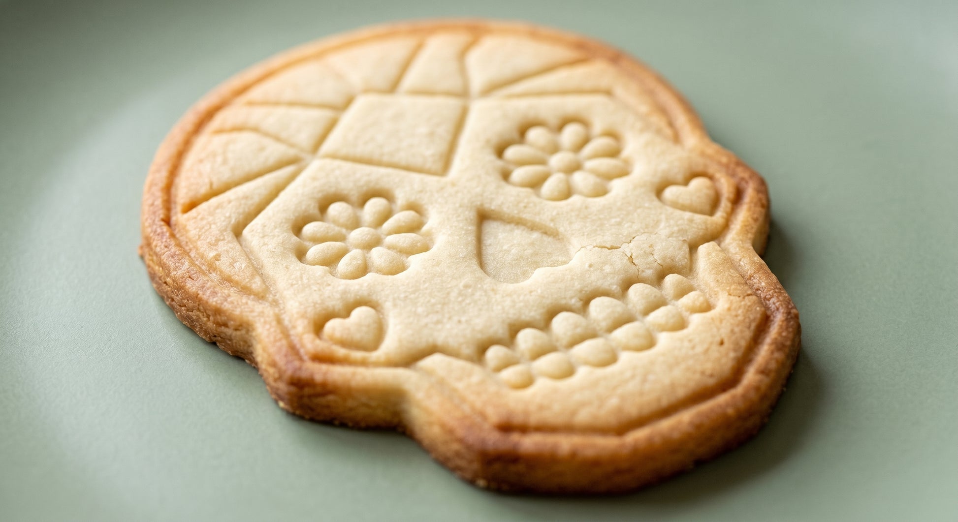 Sugar skull shaped sugar cookie hero